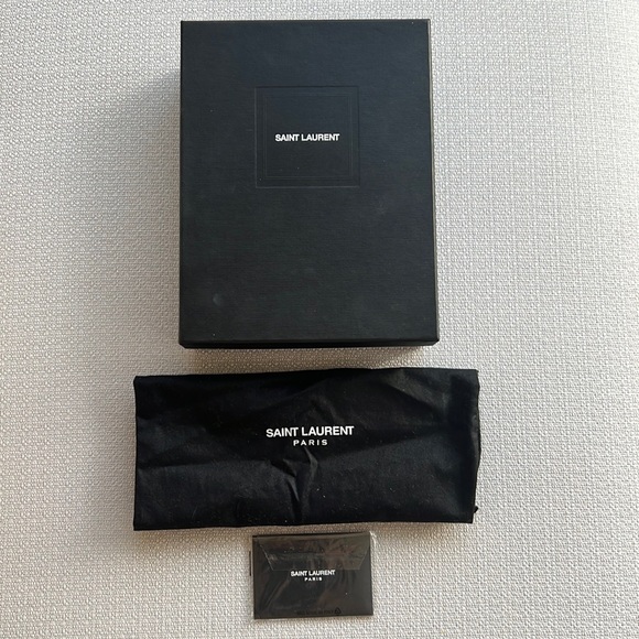 KATE SMALL CHAIN BAG WITH TASSEL IN EMBOSSED SHINY LEATHER - Picture 2 of 13